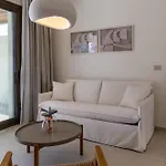 Lavea Milos * Pollonia