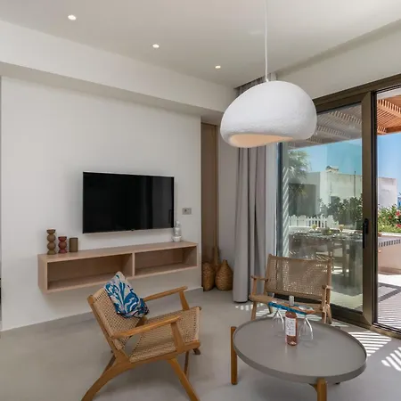 Lavea Milos Pollonia