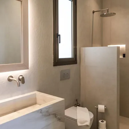 Lavea Milos Boutique