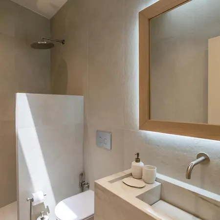 Lavea Milos * Πολλώνια