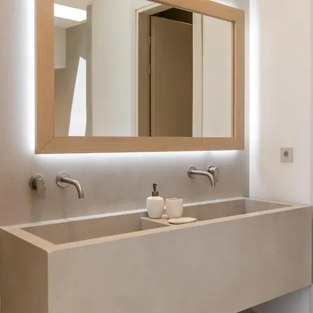 Lavea Milos Boutique