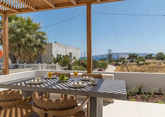 Lavea Milos Pollonia