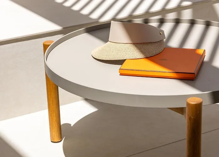 Lavea Milos * Pollonia