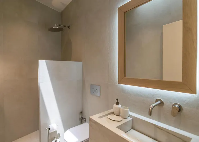 Lavea Milos * Pollonia